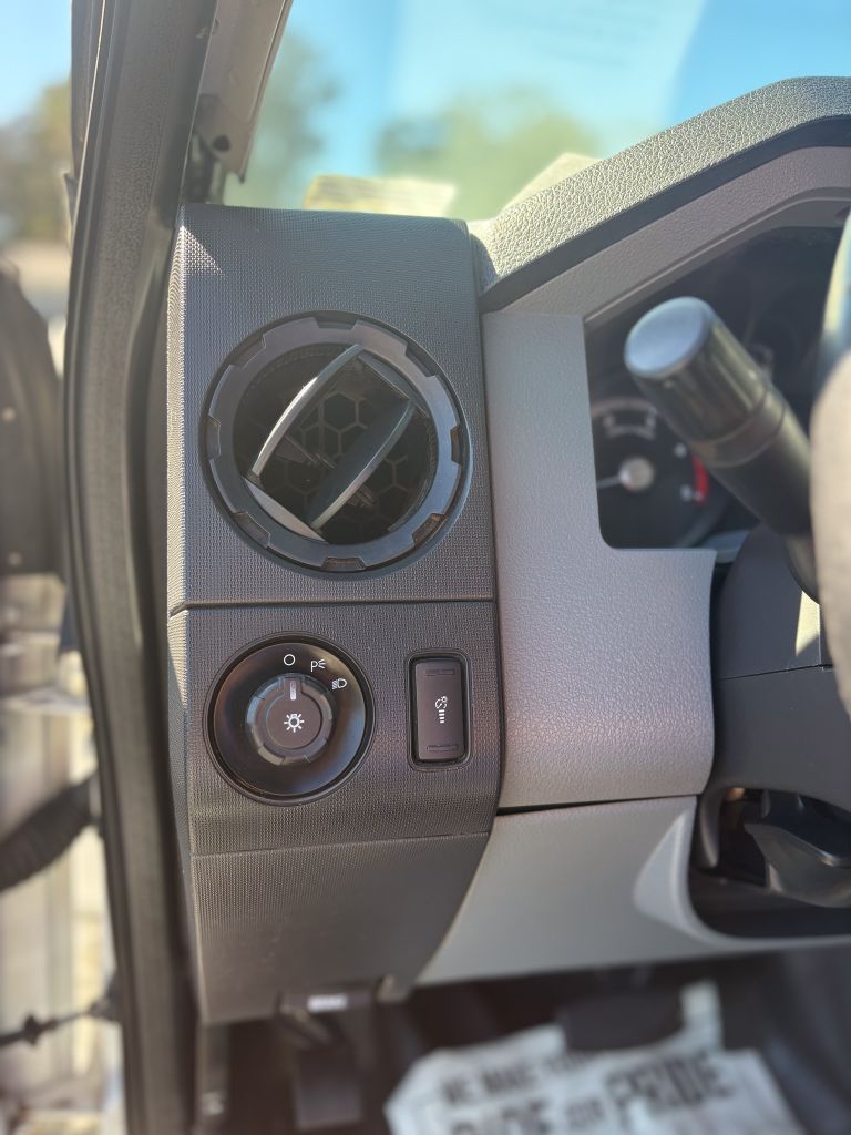 2015 Ford F-550 - $12,995