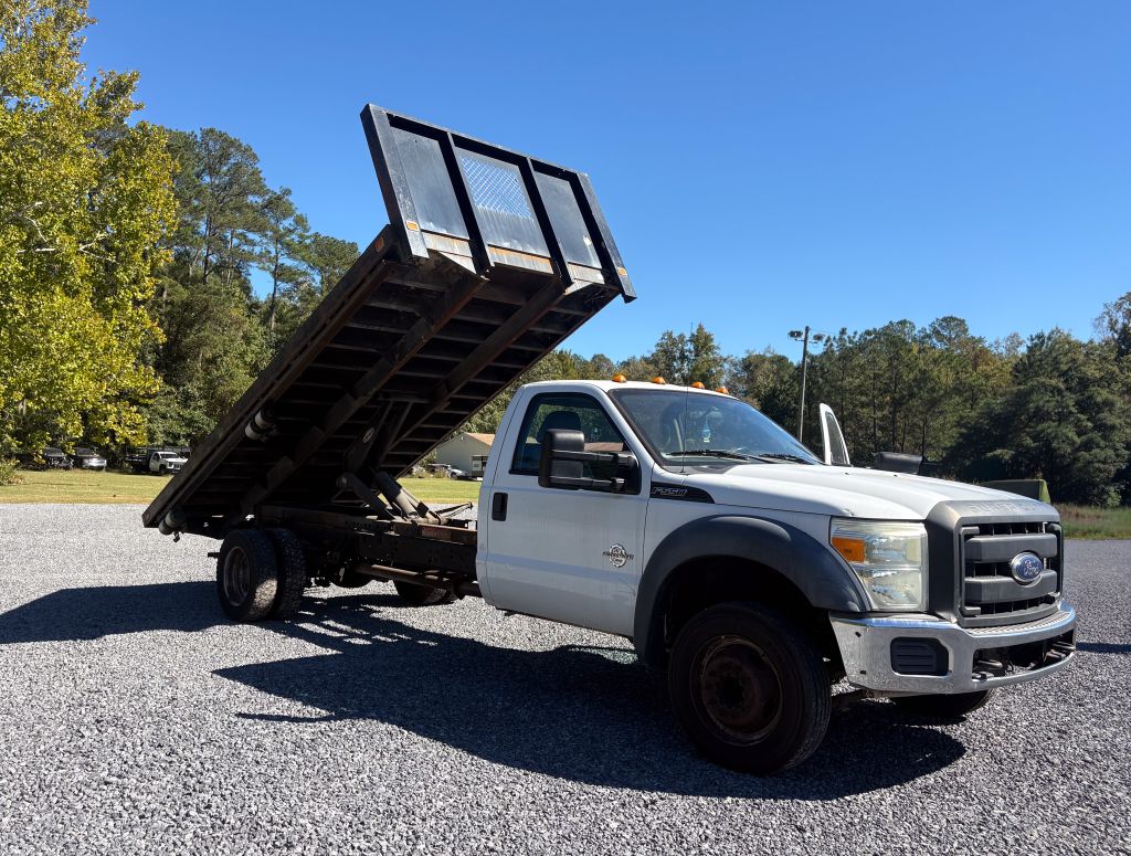 2015 Ford F-550 - $12,995