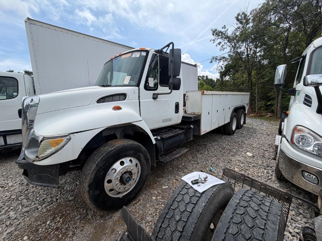 2003 International 7400 - $12,000