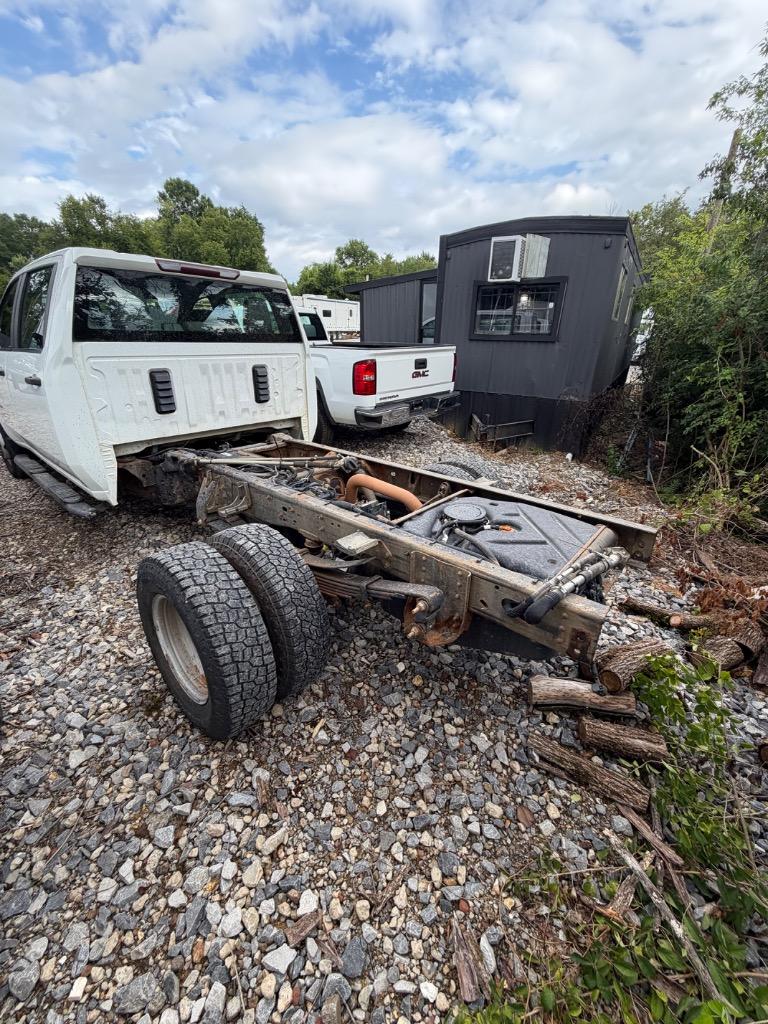 2020 Chevrolet Silverado 3500HD C/C - $20,500