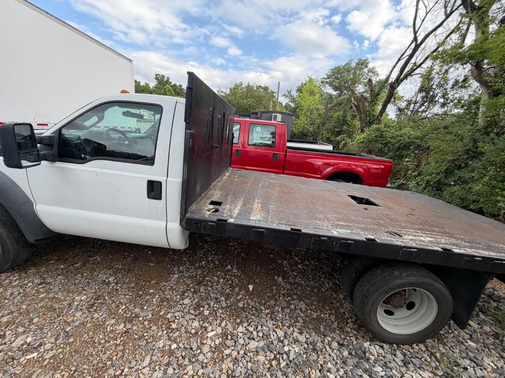 2011 Ford F-550 - $6,900