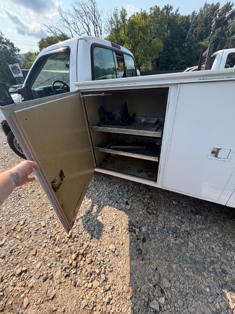 1999 Ford F450 - $9,900
