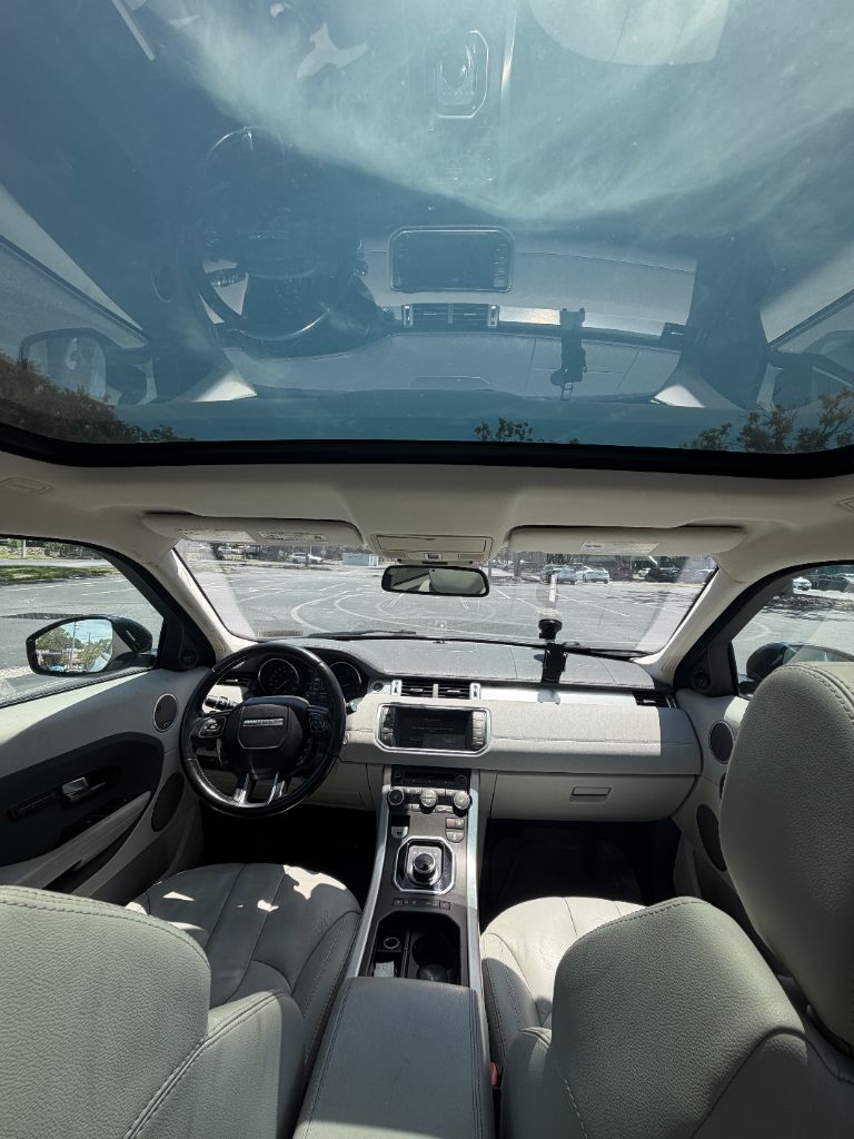 2014 Land Rover Range Rover Evoque - $10,900