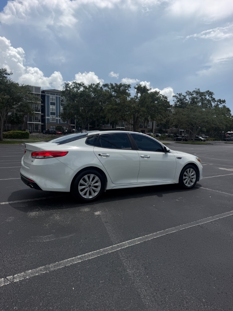 2016 Kia Optima - $10,900