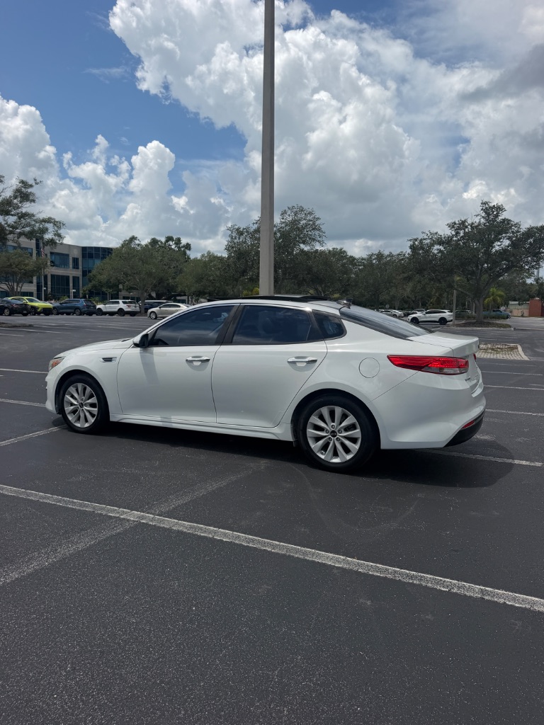 2016 Kia Optima - $10,900