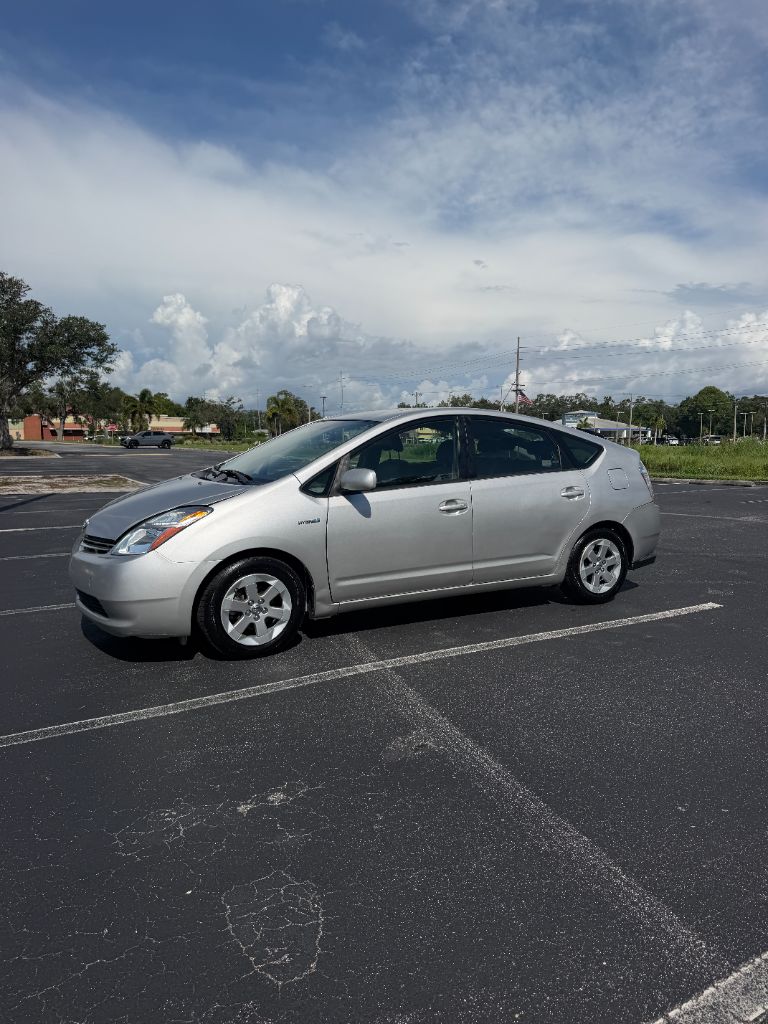 2009 Toyota Prius - $6,500