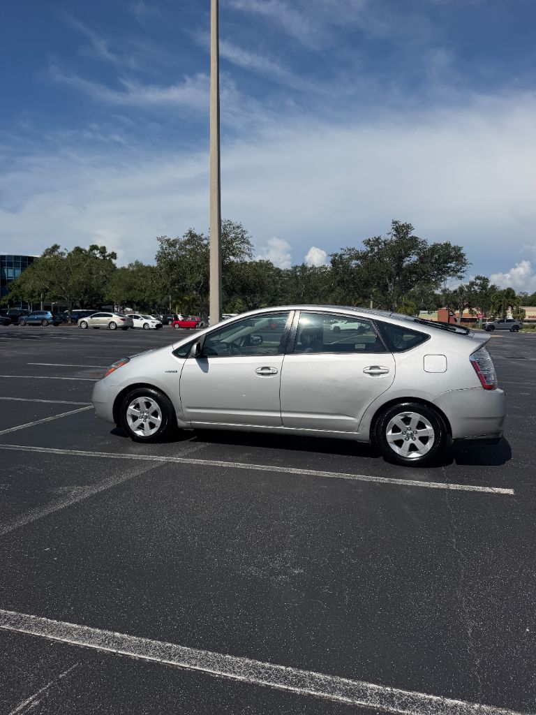 2009 Toyota Prius - $6,500