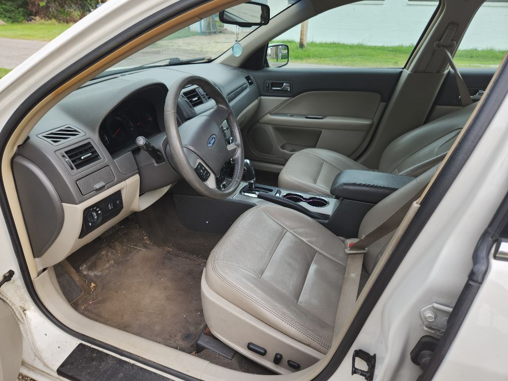 2011 Ford Fusion - $3,000