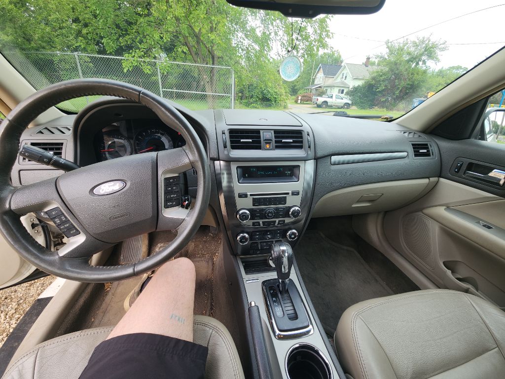 2011 Ford Fusion - $3,000