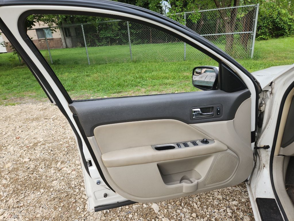 2011 Ford Fusion - $3,000