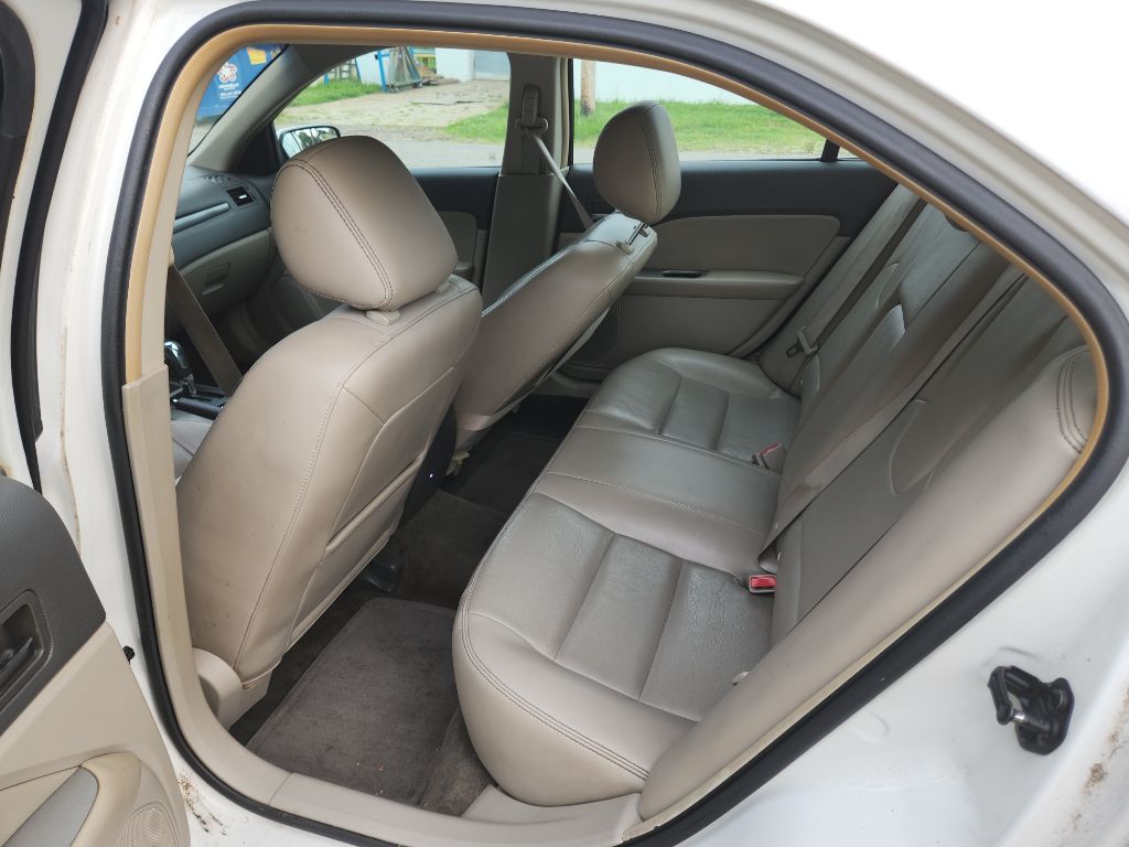 2011 Ford Fusion - $3,000