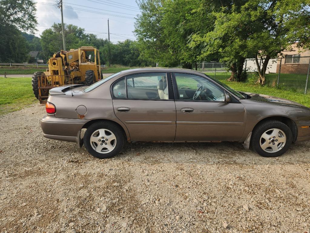 2002 Chevrolet Malibu - $2,500