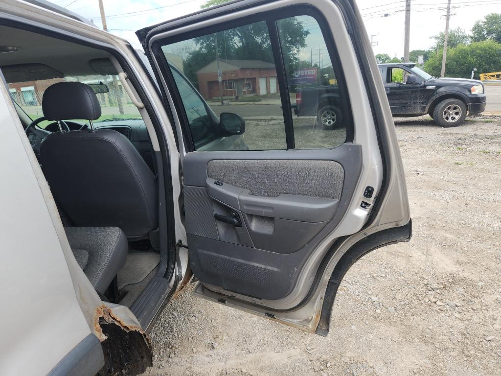 2003 Ford Explorer - $3,000
