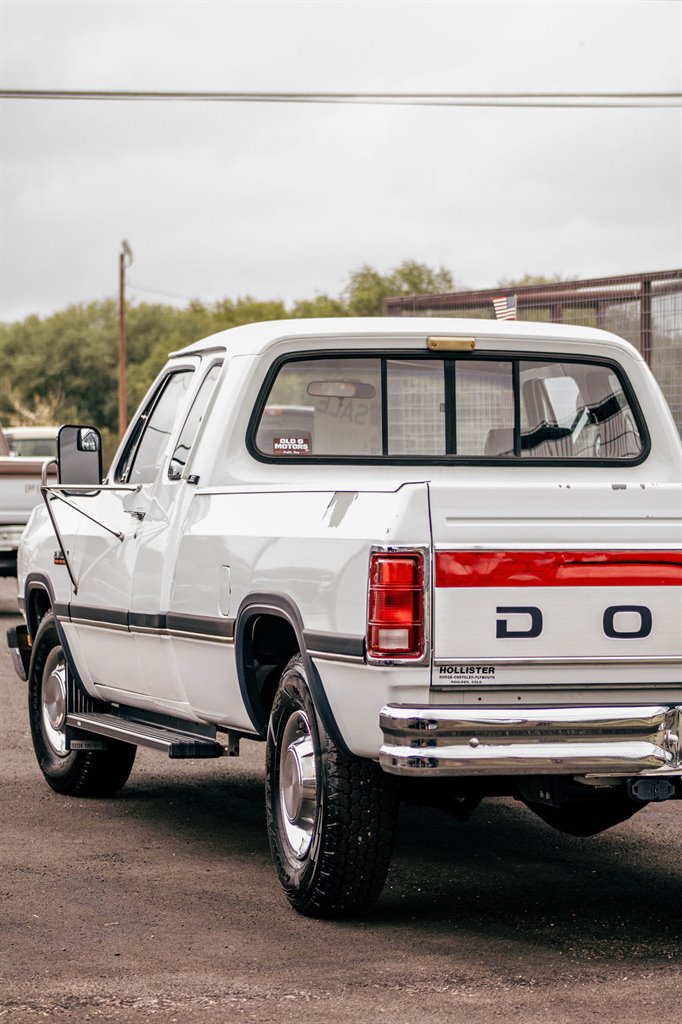 1993 Dodge D-series - $22,900