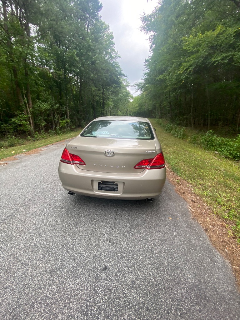 2006 Toyota Avalon - $4,000
