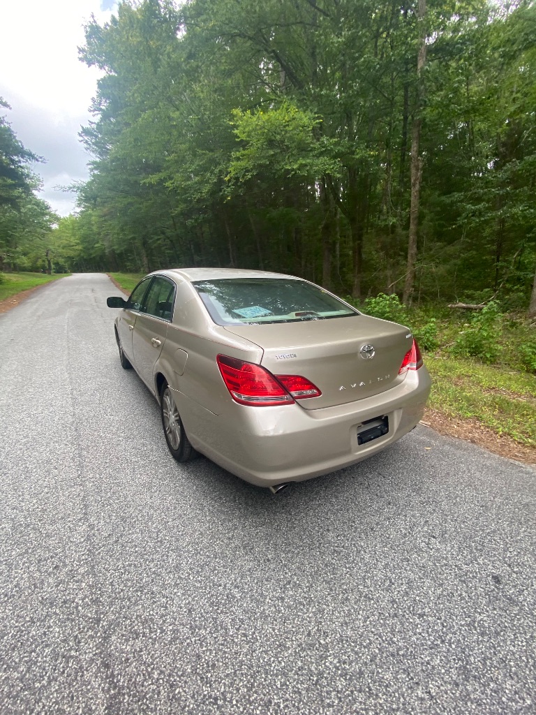 2006 Toyota Avalon - $4,000