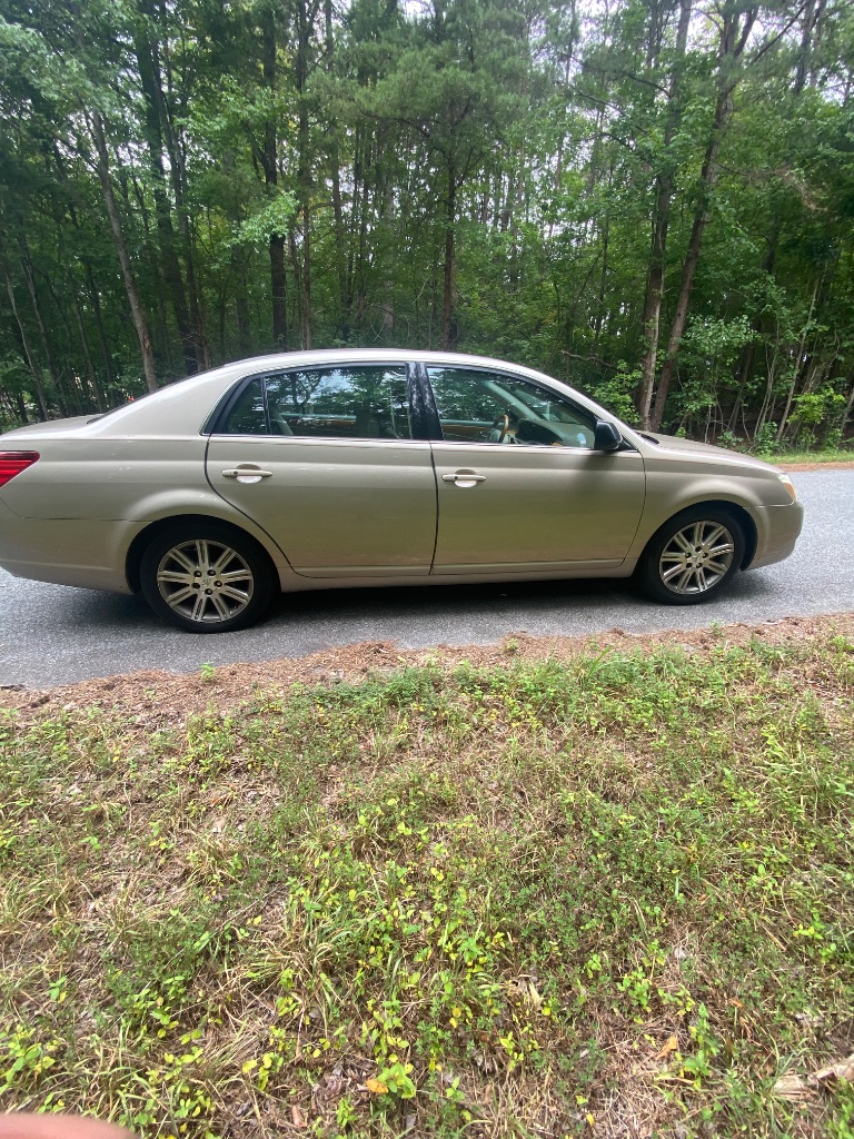 2006 Toyota Avalon - $4,000