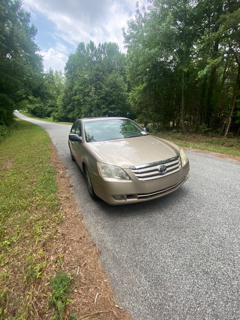 2006 Toyota Avalon - $4,000