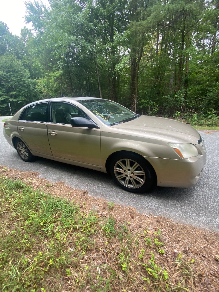 2006 Toyota Avalon - $4,000