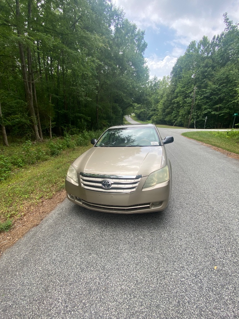 2006 Toyota Avalon - $4,000