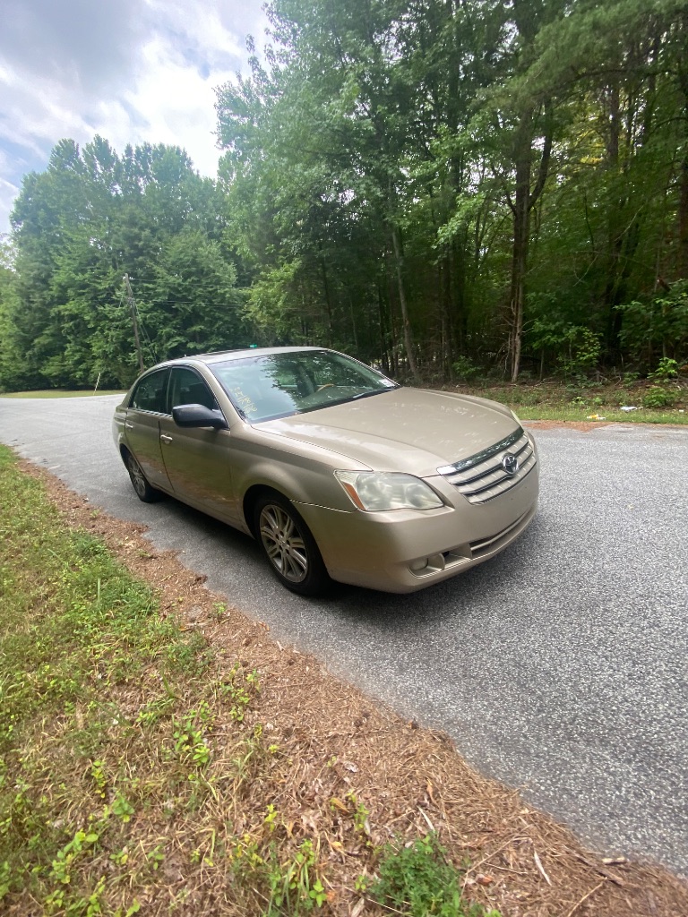 2006 Toyota Avalon - $4,000