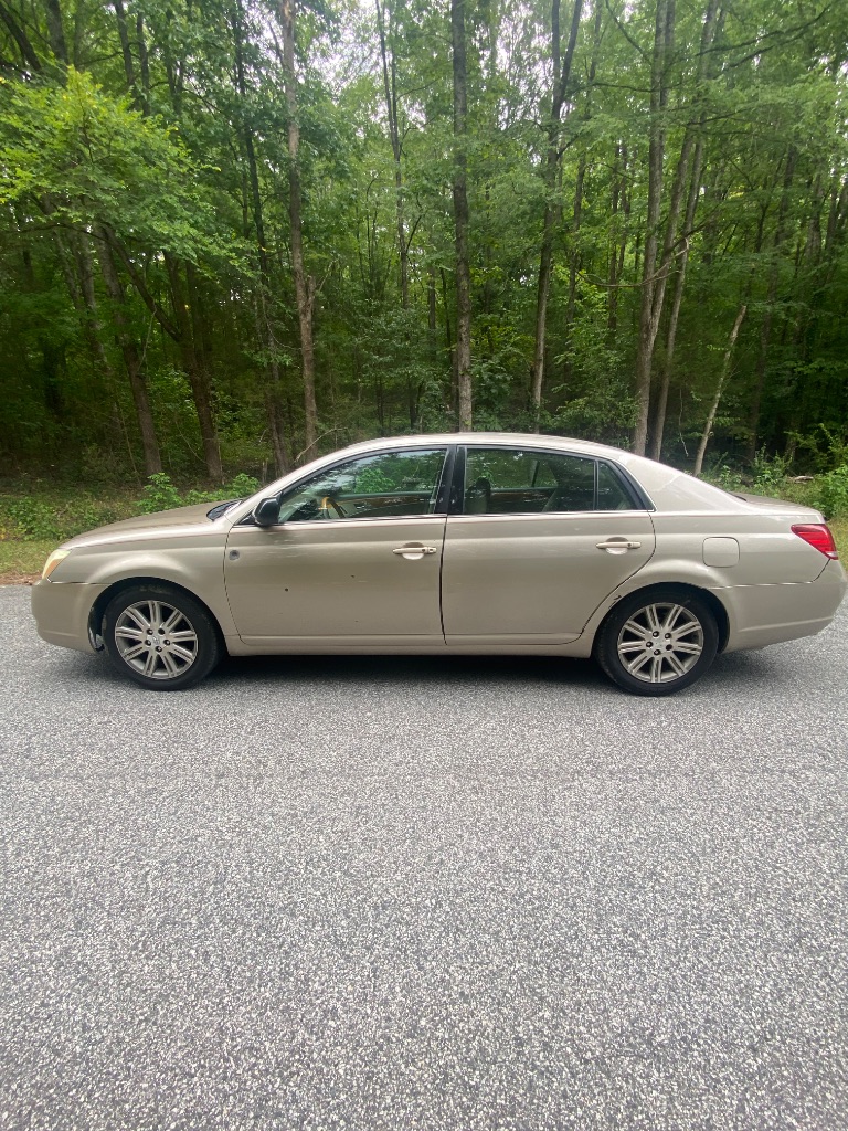 2006 Toyota Avalon - $4,000