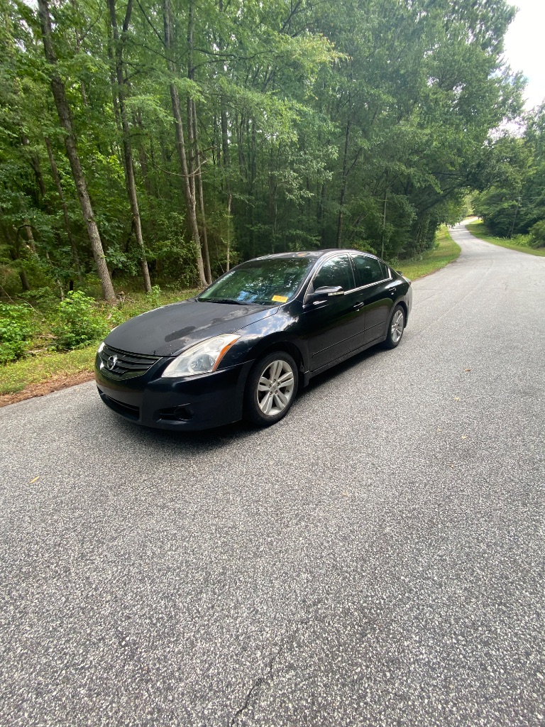 2012 Nissan Altima - $4,000