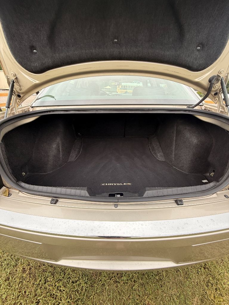 2009 Chrysler 300 - $7,999