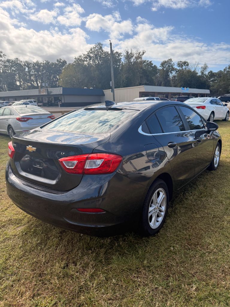 2017 Chevrolet Cruze - $8,999