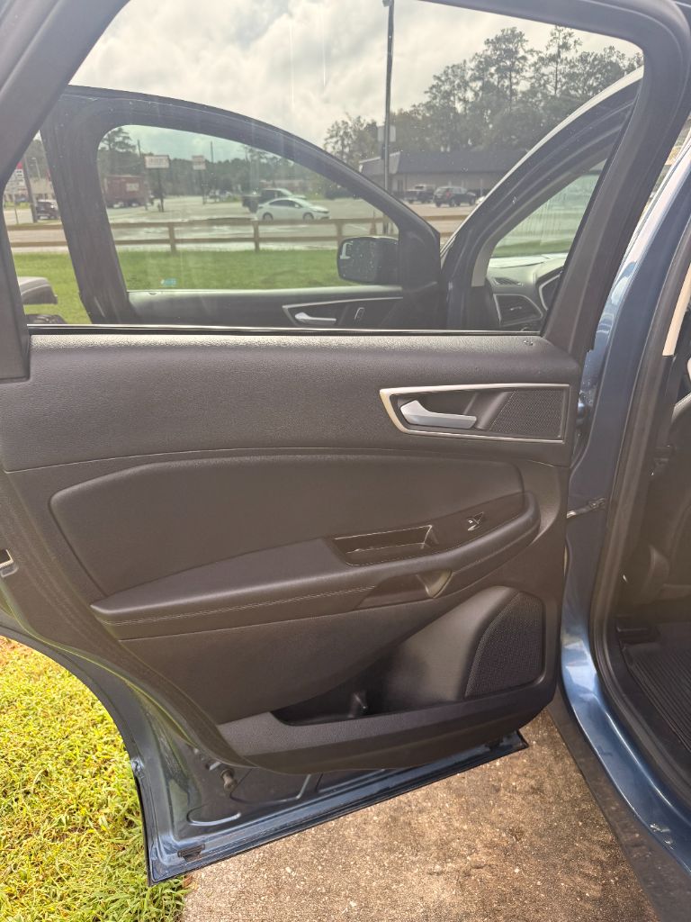 2018 Ford Edge - $11,999