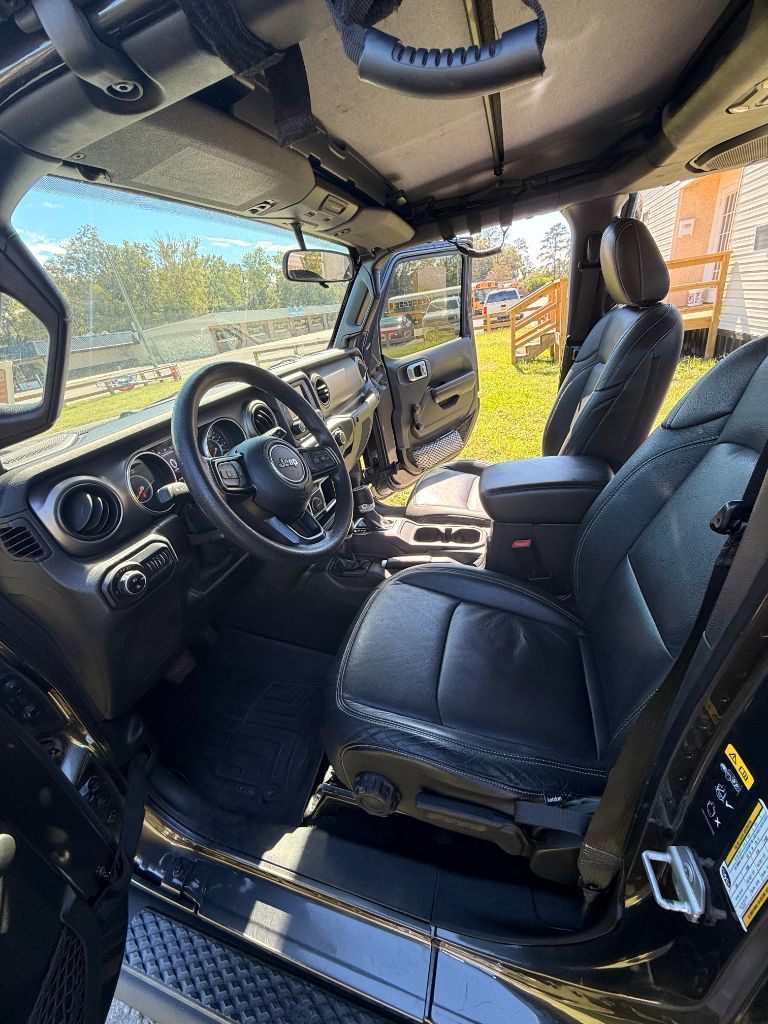 2020 Jeep Gladiator - $22,999