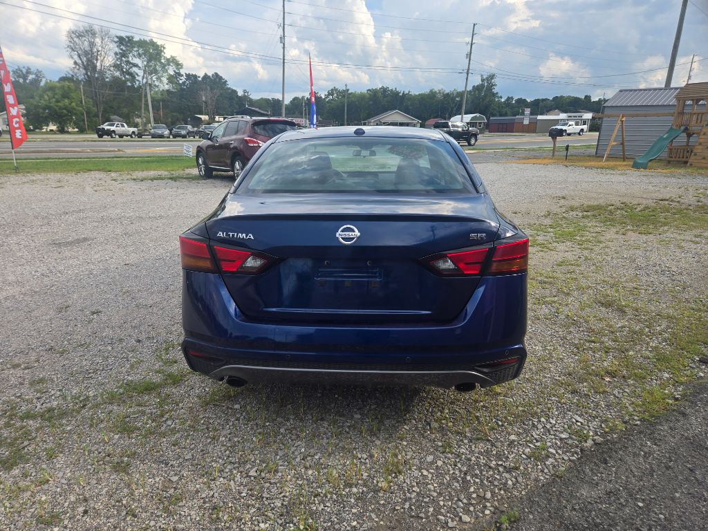 2022 Nissan Altima - $13,700