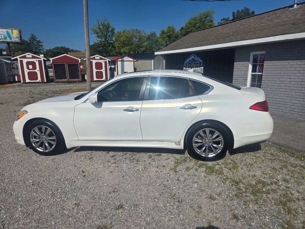 2012 INFINITI M - $10,800