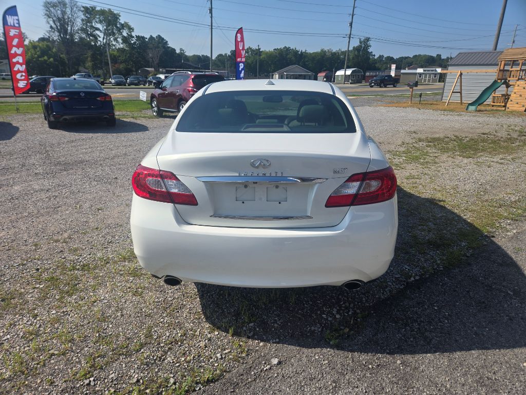 2012 INFINITI M - $10,800