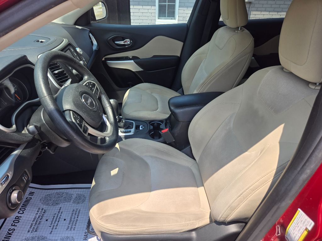 2017 Jeep Cherokee - $13,000