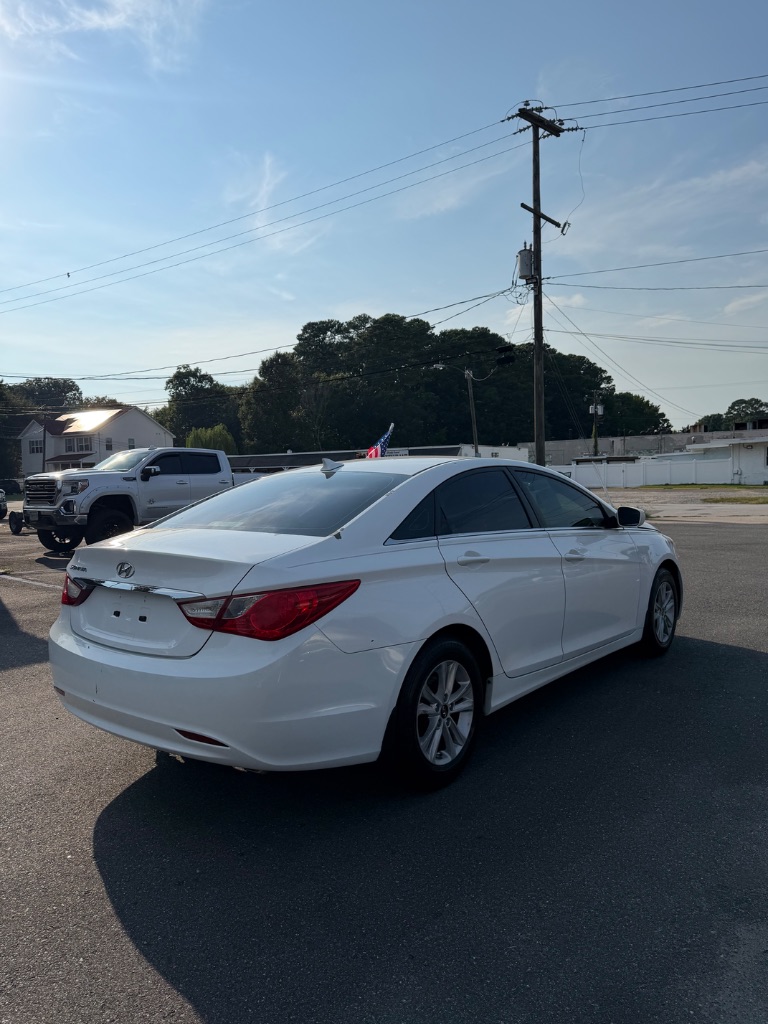 2013 Hyundai Sonata - $3,900