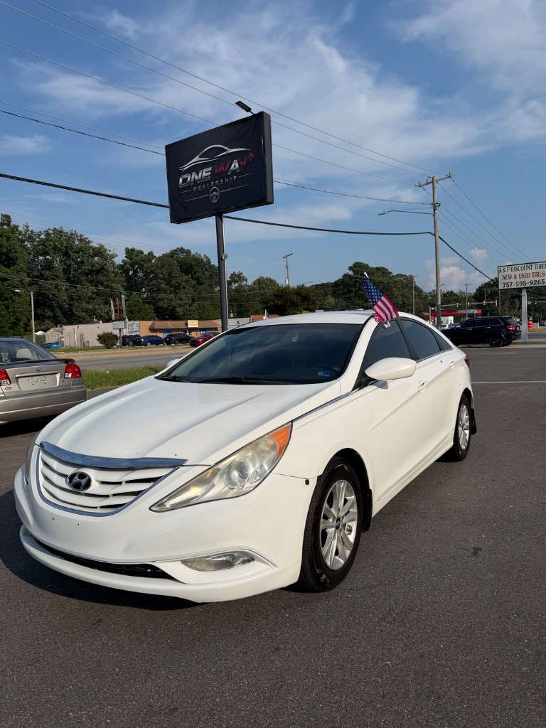 2013 Hyundai Sonata - $3,900