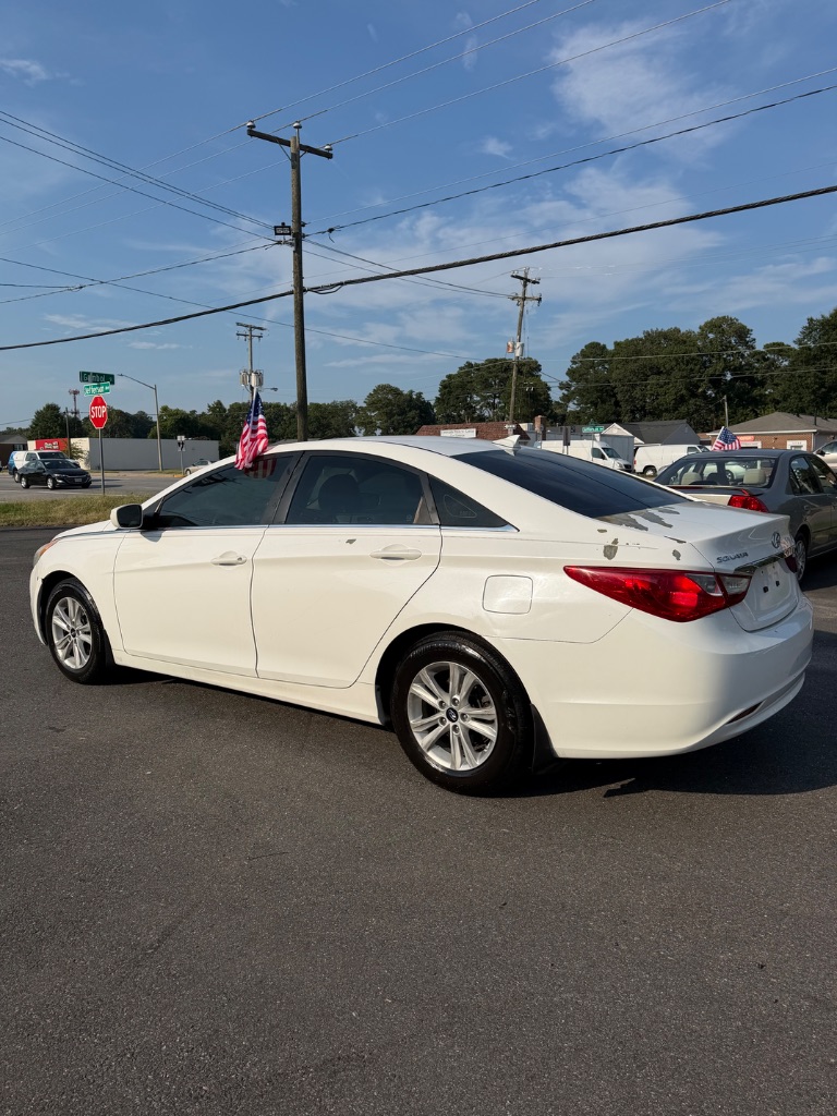2013 Hyundai Sonata - $3,900