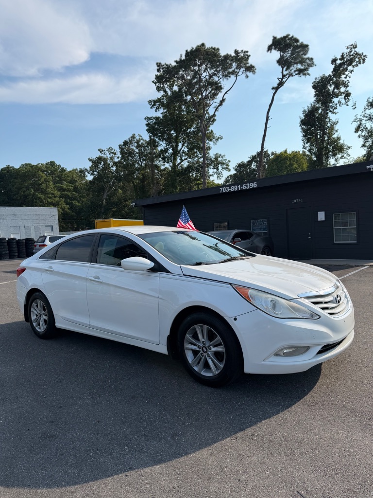 2013 Hyundai Sonata - $3,900