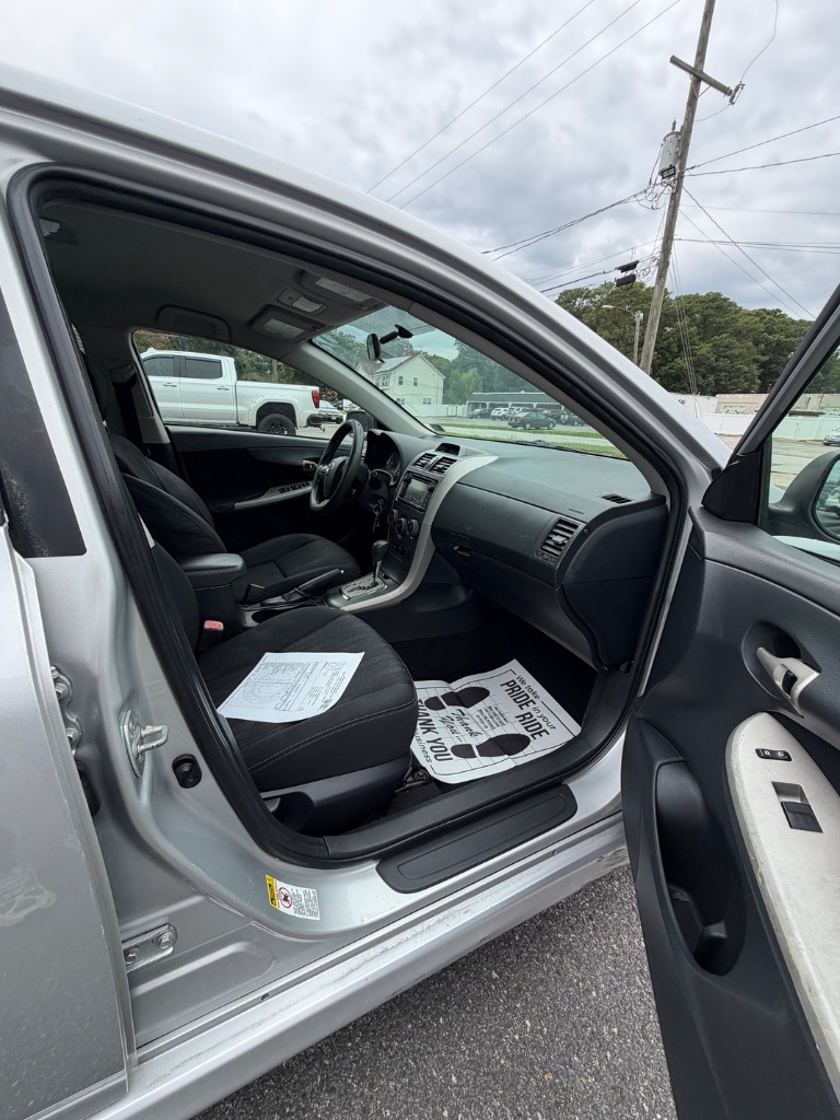 2013 Toyota Corolla - $8,900