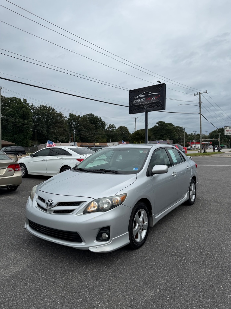 2013 Toyota Corolla - $8,900