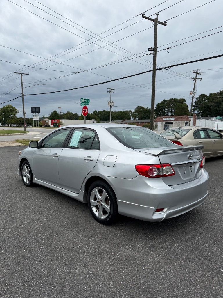 2013 Toyota Corolla - $8,900