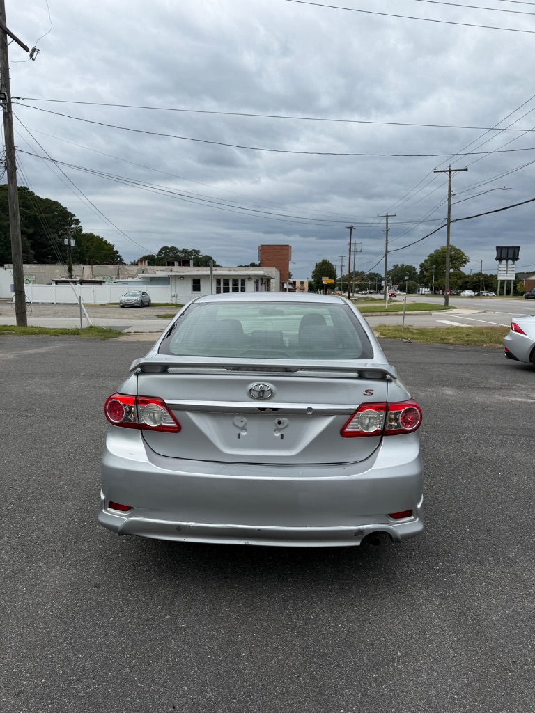 2013 Toyota Corolla - $8,900