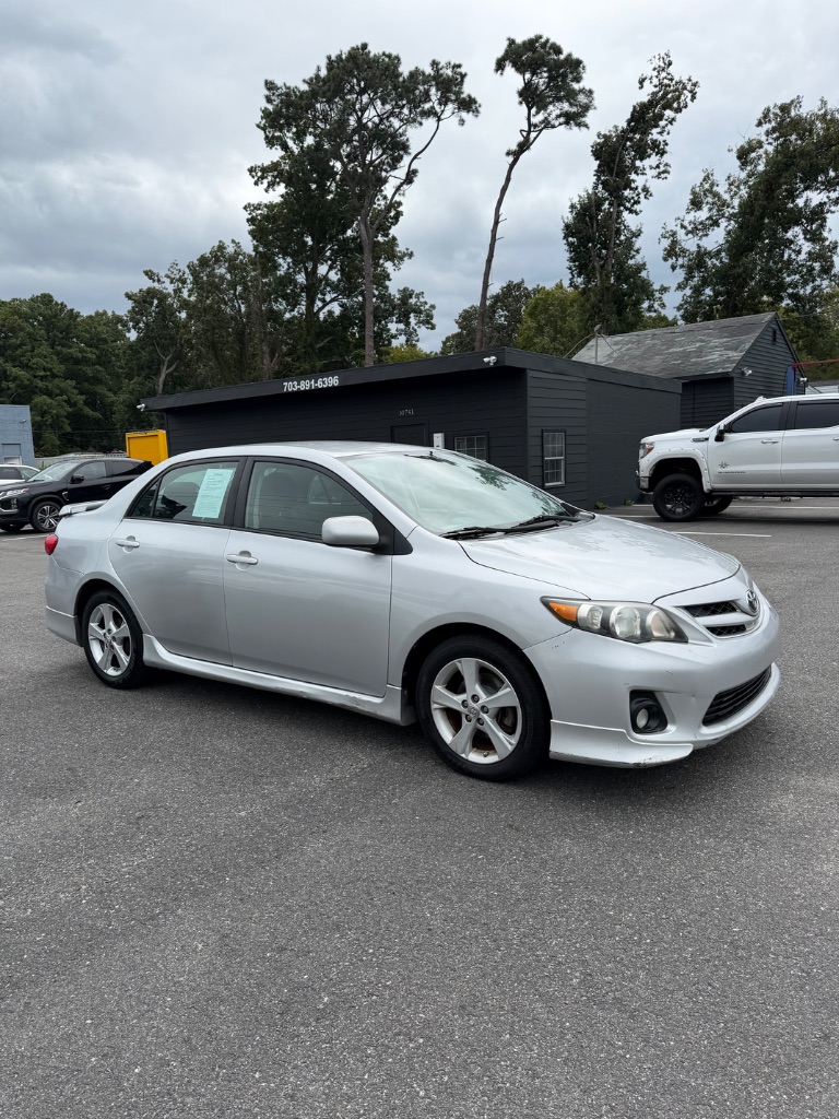 2013 Toyota Corolla - $8,900