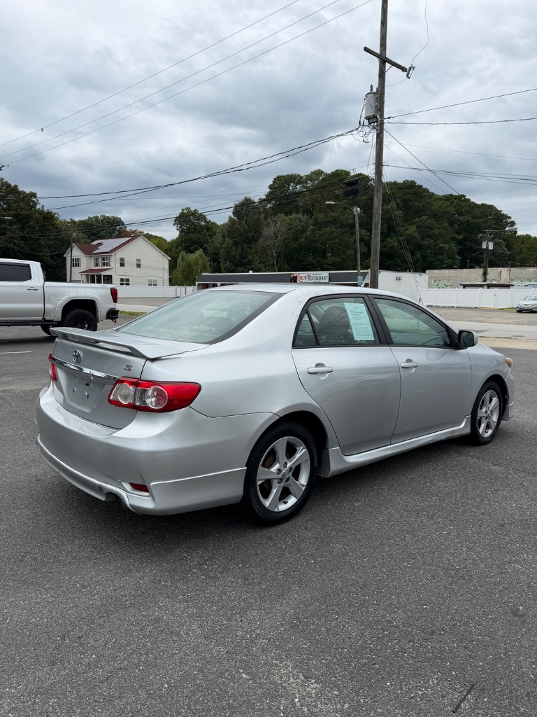 2013 Toyota Corolla - $8,900