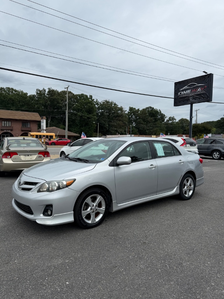 2013 Toyota Corolla - $8,900