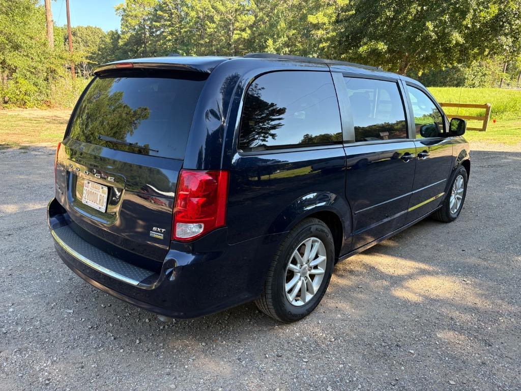 2016 Dodge Grand Caravan - $6,600