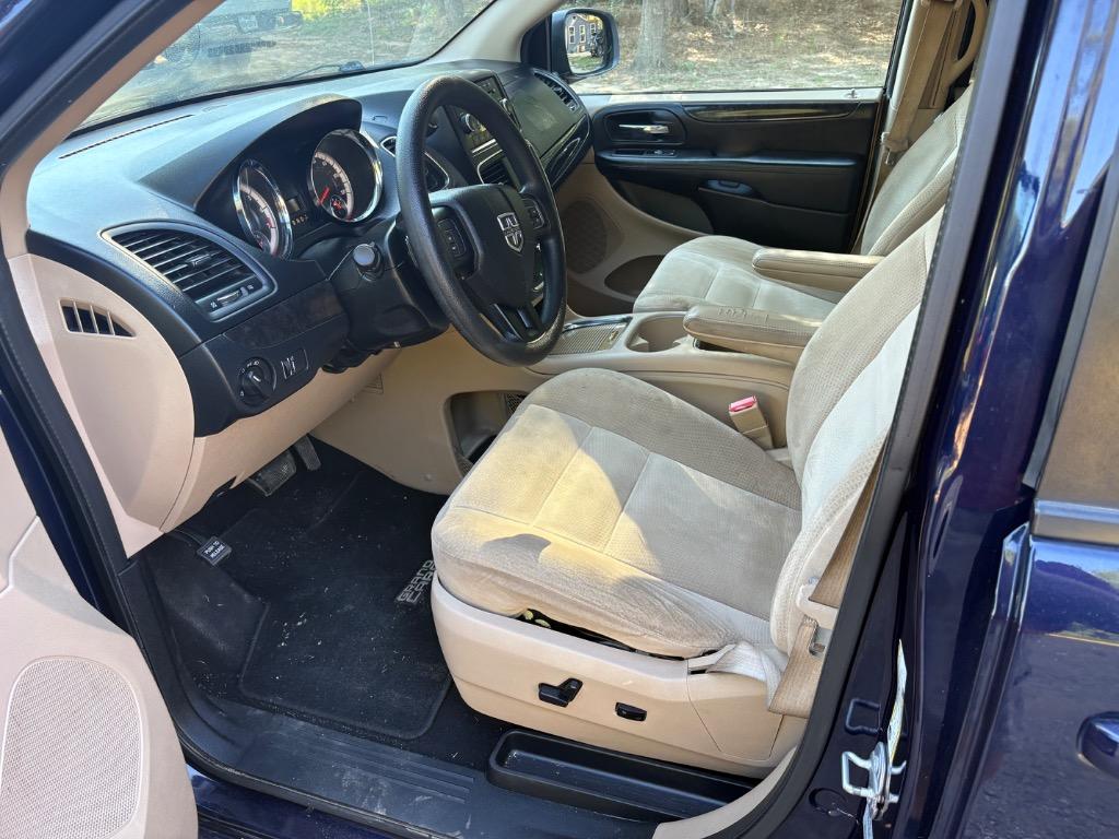 2016 Dodge Grand Caravan - $6,600