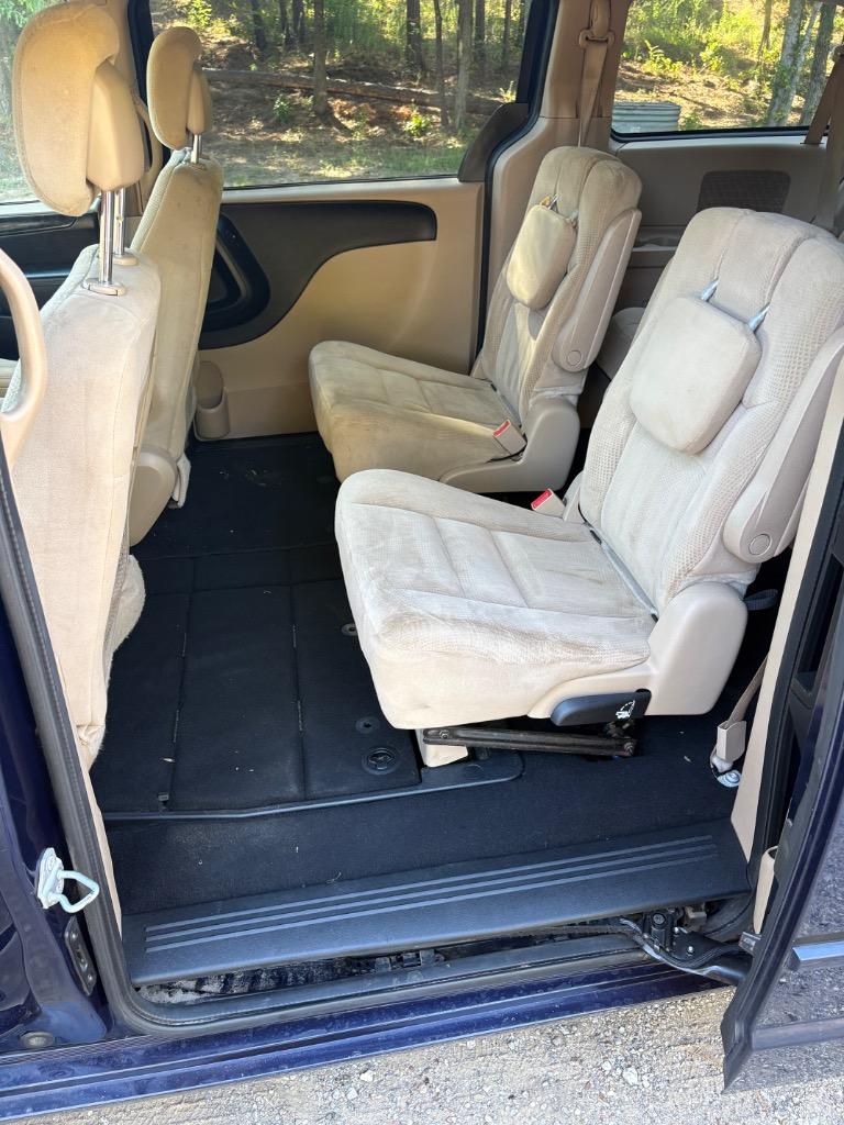 2016 Dodge Grand Caravan - $6,600