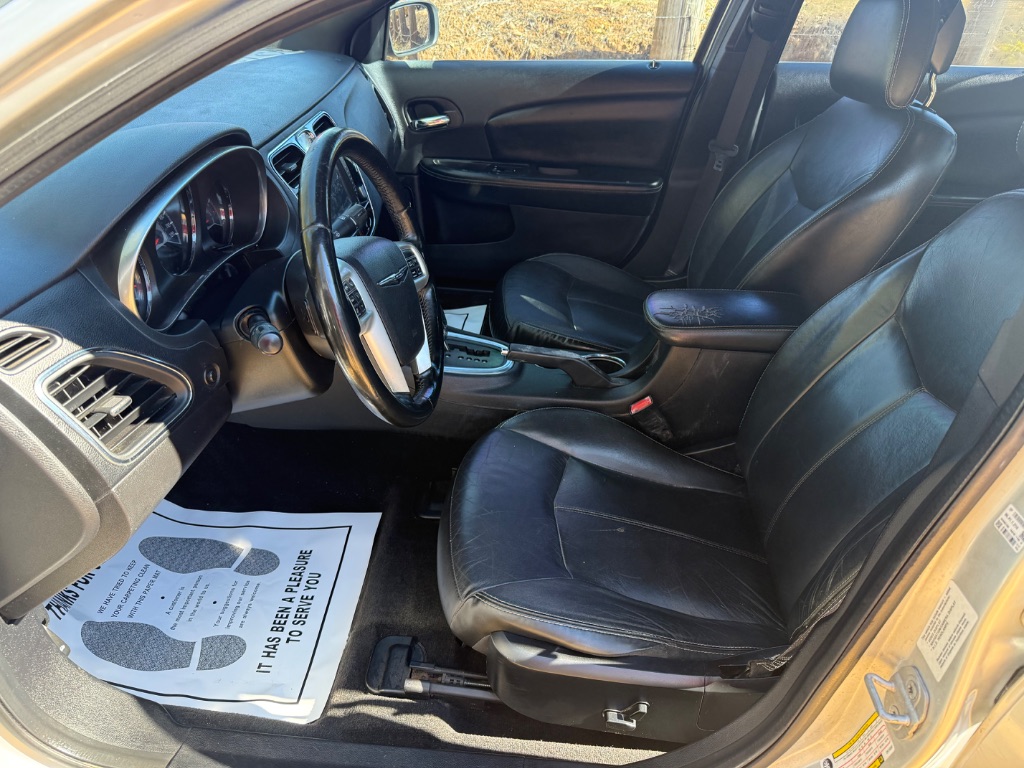 2012 Chrysler 200 - $4,999